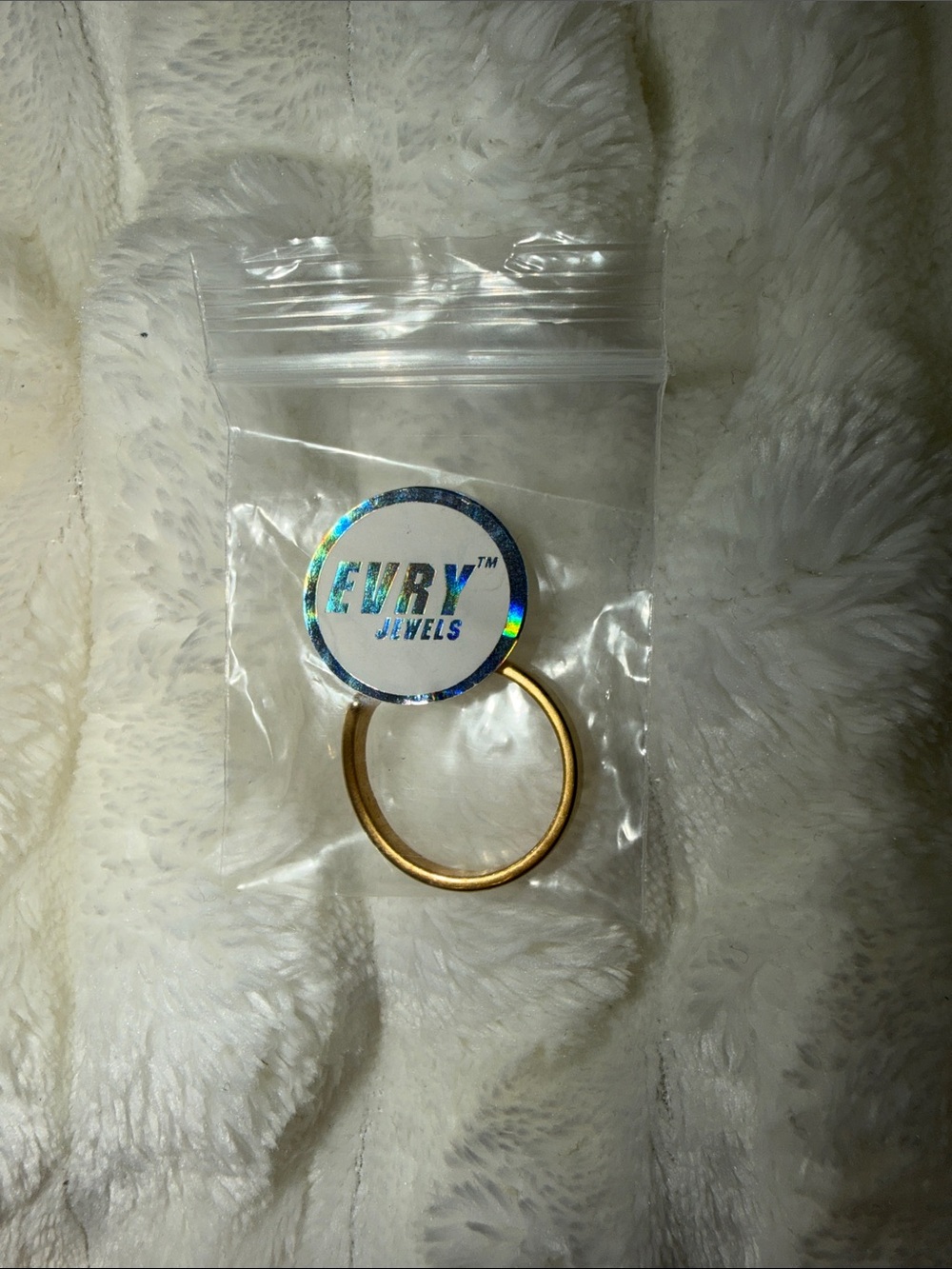 Gold V-Shaped Minimalist Ring - Evry Jewels - Picture 2 of 2